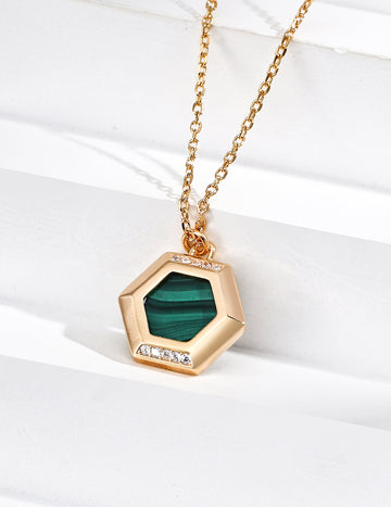 pendant necklace