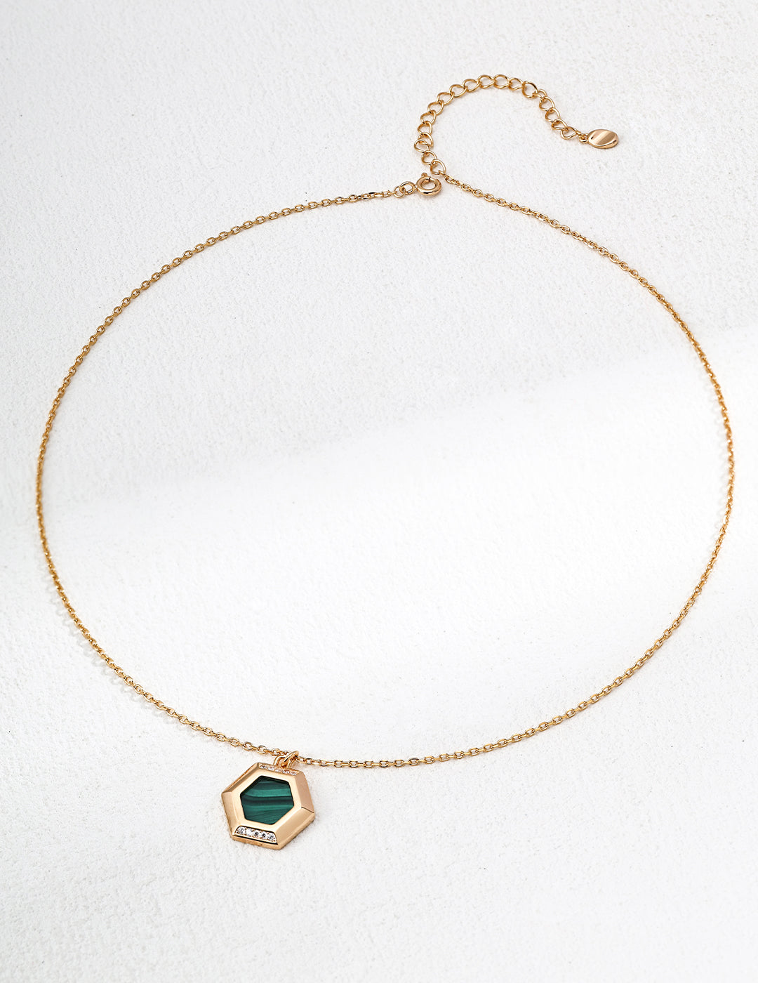 pendant necklace